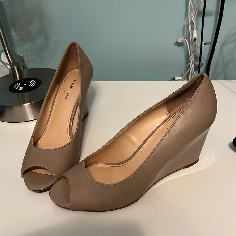 Liz Claiborne tan heels